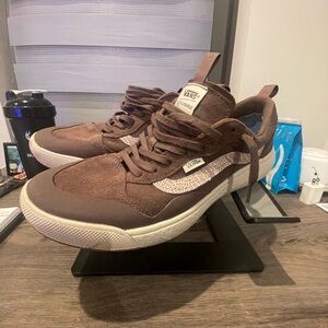 Vans UltraRange EXO Suede Shoe - Size 11